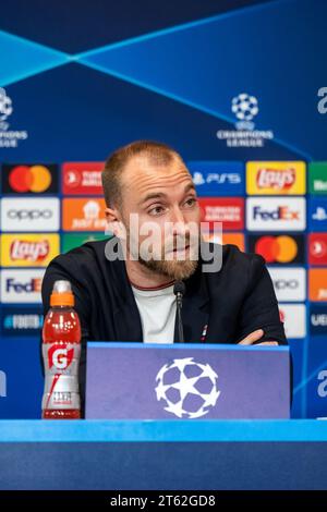 Kopenhagen, Dänemark. November 2023. Christian Eriksen von Manchester United war bei einer Pressekonferenz über das Spiel der UEFA Champions League zwischen dem FC Kopenhagen und Manchester United in Parken in Kopenhagen zu sehen. (Foto: Gonzales Photo/Alamy Live News Stockfoto