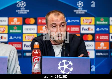Kopenhagen, Dänemark. November 2023. Christian Eriksen von Manchester United war bei einer Pressekonferenz über das Spiel der UEFA Champions League zwischen dem FC Kopenhagen und Manchester United in Parken in Kopenhagen zu sehen. (Foto: Gonzales Photo/Alamy Live News Stockfoto