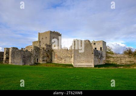 Portchester Castle ist eine mittelalterliche Festung in Portchester, Hampshire, England Stockfoto