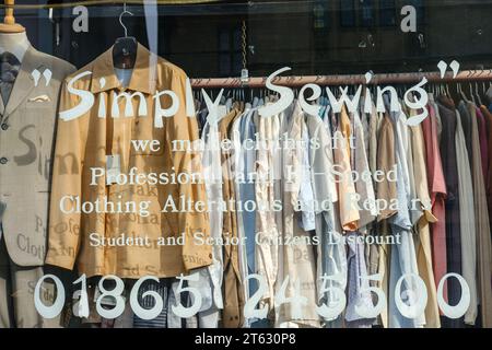 Fenster eines Taylor's Ladens, Oxford High Street, Oxford, England, Großbritannien Stockfoto