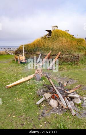 L'Anse aux Meadows wikinger/Nordische Siedlung; Neufundland Kanada. Rekonstruierte Gebäude der historischen Stätte aus dem 11. Jahrhundert. Geschichte der Wikinger. Stockfoto