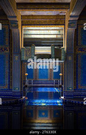 Hearst Castle, Kalifornien, USA - 27. April 2017 - Indoor Roman Pool in Hearst Castle, San Simeon, Kalifornien, wo viele Prominente schwimmen gingen. Touristenattraktion und berühmter Ort in Kalifornien Stockfoto