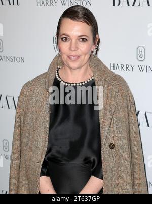 7. November 2023 – London, England, Großbritannien – Olivia Colman nimmt an den Harper's Bazaar Women of the Year Awards 2023 Teil, Claridge's Stockfoto