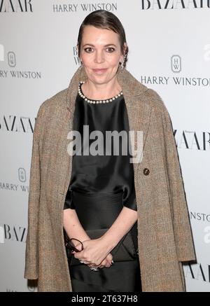 7. November 2023 – London, England, Großbritannien – Olivia Colman nimmt an den Harper's Bazaar Women of the Year Awards 2023 Teil, Claridge's Stockfoto