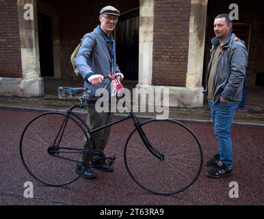 Teilnehmer 703 1899 Singer (Fahrrad) London zum Brighton Veteran Car Run Concours Marlborough Road St James's London Stockfoto