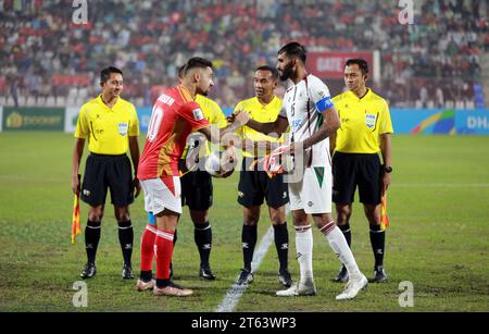 Bashundhara Kings schaffte es schließlich, Mohun Bagan SG im AFC Cup zu besiegen, indem sie dem indischen Outfit in ihrem entscheidenden Sieg 2-1 eine hinter-zurück-Niederlage übergaben Stockfoto