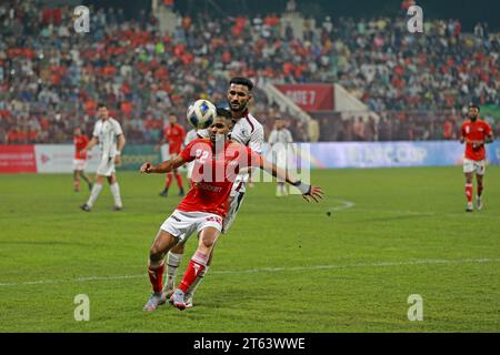 Bashundhara Kings schaffte es schließlich, Mohun Bagan SG im AFC Cup zu besiegen, indem sie dem indischen Outfit in ihrem entscheidenden Sieg 2-1 eine hinter-zurück-Niederlage übergaben Stockfoto