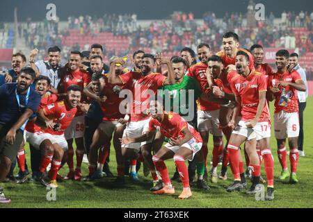 Die Spieler der Bashundhara Kings feiern, nachdem sie im AFC Cup 2023-24 in der Gruppe D in der Bashundhara Kings Arena gegen Mohun Bagan gewonnen haben Stockfoto