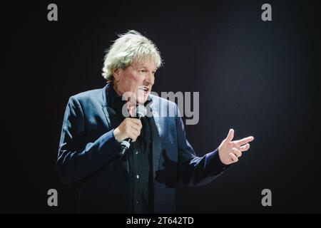 Zürich, Schweiz. Oktober 2023. Der deutsche Schlagersänger Bernhard Brink konzertiert während der Großen Schlagerparty 2023 im Hallenstadion Zürich. (Foto: Gonzales Foto - Tilman Jentzsch). Stockfoto