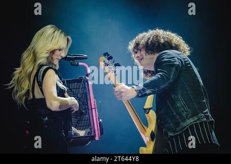 Zürich, Schweiz. Oktober 2023. Die österreichische Schlagersängerin Melissa Naschenweng gibt ein Live-Konzert während der Großen Schlagerparty 2023 im Hallenstadion in Zürich. (Foto: Gonzales Foto - Tilman Jentzsch). Stockfoto