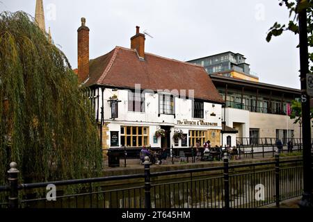 The Witch and Gardrobe Public House neben dem River Witham, Lincoln, Großbritannien Stockfoto