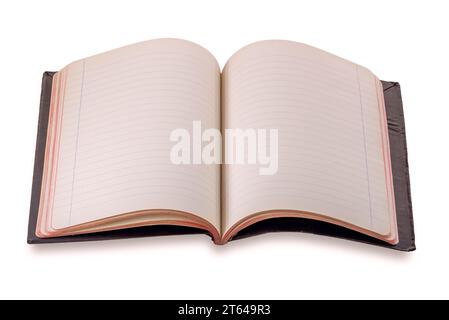 Antikes offenes Notizbuch mit Linien auf alten Seiten, isoliert auf weiß mit Beschneidungspfad, Draufsicht Stockfoto