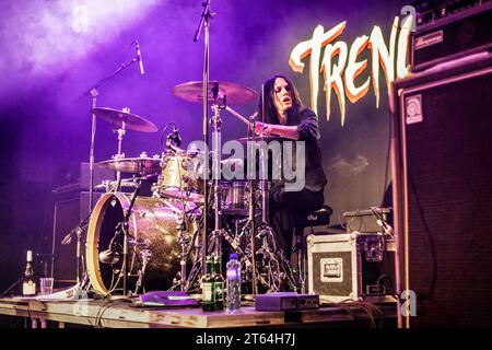 Oslo, Norwegen. Oktober 2023. Die schwedische Hard-Rock-Band Trench Dogs gibt ein Live-Konzert in der Vulkan Arena im Rahmen des Oslo Rock fest 2023 in Oslo. Hier ist Schlagzeuger Martin Andersson live auf der Bühne zu sehen. (Foto: Gonzales Photo - Terje Dokken). Stockfoto