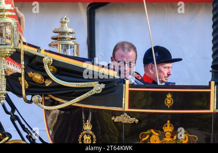 Marcus Jones Parlamentsabgeordneter (Comptroller of the Household) verlässt das parlament von König Charles' erster staatlicher Eröffnung des Parlaments als König. November 2023 Stockfoto