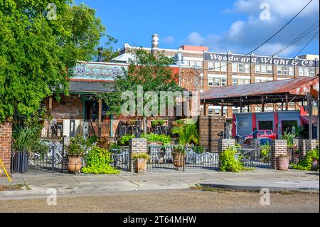 NEW ORLEANS, LA, USA - 22. AUGUST 2023: Taqueria La Lucha Restaurant an der Ecke Tchoupitoulas Street und Andrew Higgins Boulevard Stockfoto