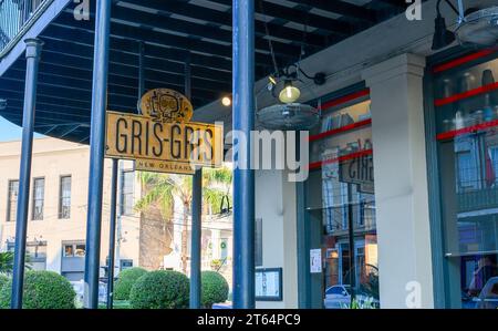 NEW ORLEANS, LA, USA - 20. AUGUST 2023: Gris-Gris Restaurant in der Magazine Street im Lower Garden District Stockfoto