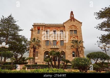 Palazzo Florio, Stadt Favignana, Hauptstadt, Favignana, Ägadische Inseln, Sizilien, Italien Stockfoto