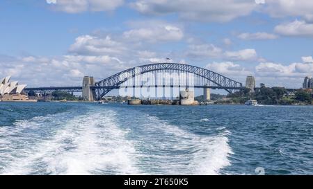 Sydney Harbour Bridge, Sydney Opera House und Fort Denison sind drei berühmte und historische Wahrzeichen in Sydney, NSW, Australien Stockfoto