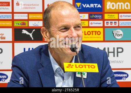 Trainer Jess THORUP FC Augsburg auf der Pressekonferenz Fußball, Team, Bundesliga Stockfoto