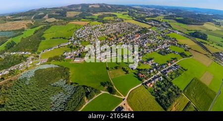 Luftaufnahme, Ansicht des Garbeck-Viertels, Wiesen und Felder, Globus, Fischaugenbild, 360-Grad-Bild, Tiny World, Garbeck, Balve, Sauerland, Nordrhein- Stockfoto