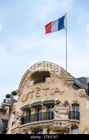 Fassade des Lutetia Hotels. Das Lutetia ist ein luxuriöses Jugendstilhotel am Boulevard Raspail im 6. Arrondissement von Paris, Frankreich Stockfoto