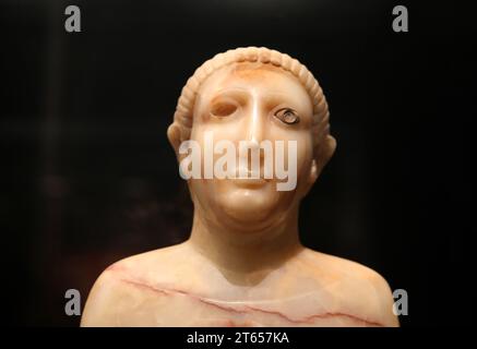 Calcit-Statue einer stehenden Frau. Sabäische Periode. 1.-2. Jahrhundert v. Chr. Jemen. British Museum. London. GBR Stockfoto