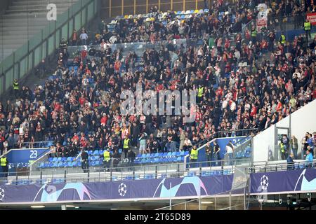 Neapel, Kampanien, Italien. November 2023. Neapel 08.11.2023, während des Gruppenfußballspiels der Champions League 2023/24, zwischen den Teams des SSC Napoli vs Union Berlino im Diego Armando Maradona Stadion. Im Bild Unterstützer union berlino (Credit Image: © Fabio Sasso/ZUMA Press Wire) NUR REDAKTIONELLE VERWENDUNG! Nicht für kommerzielle ZWECKE! Stockfoto