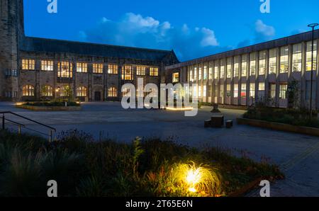 Bangor University Library, College Road, Bangor, Gwynedd, Nordwales. Bild im November 2023. Stockfoto