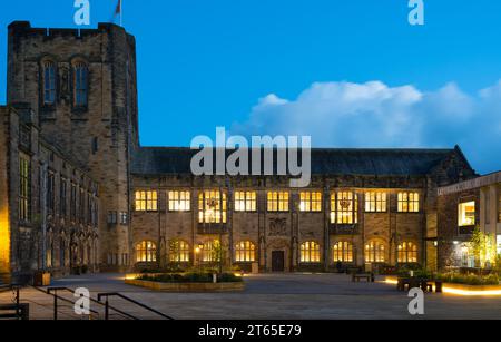 Bangor University Library, College Road, Bangor, Gwynedd, Nordwales. Bild im November 2023. Stockfoto