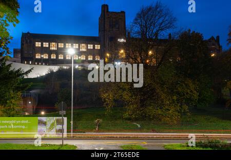 Bangor University Library, College Road, Bangor, Gwynedd, Nordwales. Bild im November 2023. Stockfoto