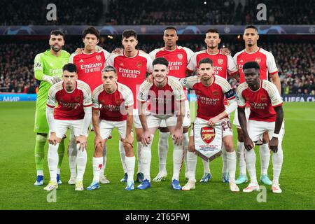 (Von links nach rechts, von hinten nach vorne) Arsenal Torhüter David Raya, Takehiro Tomiyasu, Kai Havertz, Gabriel, Ben White, William Saliba, Gabriel Martinelli, Leandro Trossard, Declan Rice, Jorginho und Bukayo Saka vor dem Spiel der UEFA Champions League Gruppe B im Emirates Stadium in London. Bilddatum: Mittwoch, 8. November 2023. Stockfoto