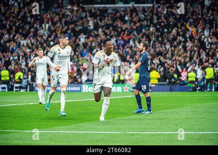 Madrid, Spanien. November 2023. Vinicius Junior (Real Madrid) feiert sein Tor während des Fußballspiels der UEFA Champions League zwischen Real Madrid und Braga, das am 8. November 2023 im Bernabeu-Stadion in Madrid gespielt wurde Stockfoto