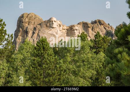 Geschnitzte Granitbüsten von George Washington, Thomas Jefferson, Theodore Teddy Roosevelt und Abraham Lincoln am Mount Rushmore National Monument Stockfoto