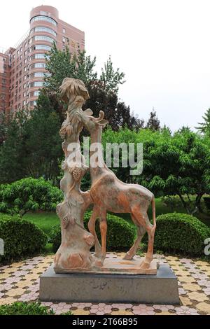 Shijiazhuang City, China - 29. Juli 2017: Giraffen-Skulptur im Park, Shijiazhuang City, Provinz Hebei, China Stockfoto