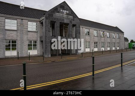 Longford Town, County Longford, Irland, 13. September 2023. Frontalansicht der Verwaltungsbüros des Longford County Stockfoto