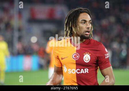 MÜNCHEN, Deutschland. , . 93 Boey Sacha während der UEFA Champions League Goup Ein Spiel zwischen dem FC BAYERN München und GALATASARAY A.S. in der Allianz Arena, dem Stadion München am 08. November. In München (Foto von Arthur THILL/ATP Images) (THILL Arthur/ATP/SPP) Credit: SPP Sport Press Photo. /Alamy Live News Stockfoto