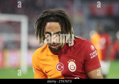 MÜNCHEN, Deutschland. , . 93 Boey Sacha während der UEFA Champions League Goup Ein Spiel zwischen dem FC BAYERN München und GALATASARAY A.S. in der Allianz Arena, dem Stadion München am 08. November. In München (Foto von Arthur THILL/ATP Images) (THILL Arthur/ATP/SPP) Credit: SPP Sport Press Photo. /Alamy Live News Stockfoto