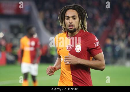 MÜNCHEN, Deutschland. , . 93 Boey Sacha während der UEFA Champions League Goup Ein Spiel zwischen dem FC BAYERN München und GALATASARAY A.S. in der Allianz Arena, dem Stadion München am 08. November. In München (Foto von Arthur THILL/ATP Images) (THILL Arthur/ATP/SPP) Credit: SPP Sport Press Photo. /Alamy Live News Stockfoto