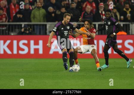 MÜNCHEN, Deutschland. , . 9 Harry KANE, 93 Boey Sacha während der UEFA Champions League Goup Ein Spiel zwischen dem FC BAYERN München und GALATASARAY A.S. in der Allianz Arena, dem Stadion München am 08. November. In München (Foto von Arthur THILL/ATP Images) (THILL Arthur/ATP/SPP) Credit: SPP Sport Press Photo. /Alamy Live News Stockfoto