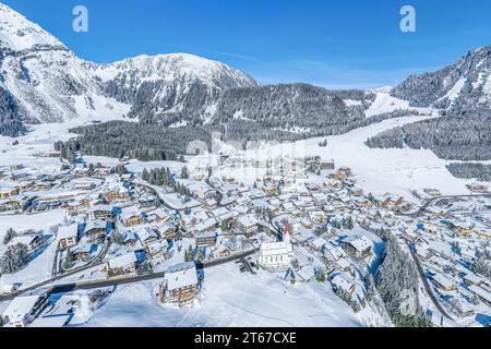 Traumhafte Bedingungen für Winteraktivitäten aller Art in Berwang in der Tiroler Zugspitz Stockfoto