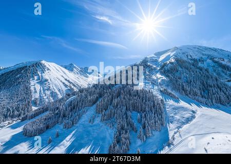 Traumhafte Bedingungen für Winteraktivitäten aller Art in Berwang in der Tiroler Zugspitz Stockfoto