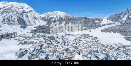 Traumhafte Bedingungen für Winteraktivitäten aller Art in Berwang in der Tiroler Zugspitz Stockfoto