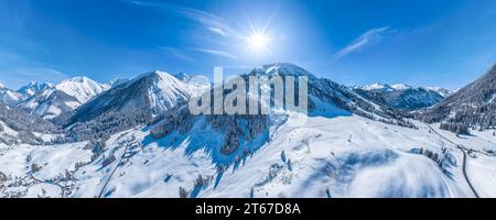 Traumhafte Bedingungen für Winteraktivitäten aller Art in Berwang in der Tiroler Zugspitz Stockfoto