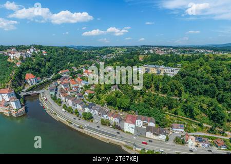 Aus der Vogelperspektive auf die wunderschön gelegene Stadt Passau an der Donau, Inn und Ilz Stockfoto