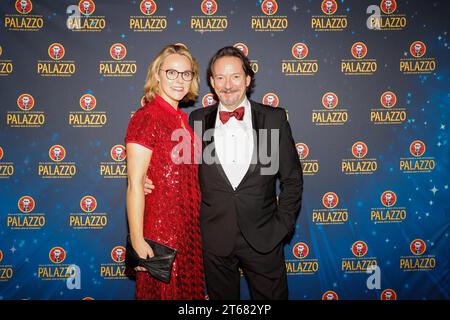 Kolja Kleeberg, Ehefrau Katharina Kriebel bei der Weltpremiere Ghosts und Ducks im Palazzozelt Berlin. *** Kolja Kleeberg, Ehefrau Katharina Kriebel bei der Weltpremiere Ghosts and Ducks im Palazzo Zelt Berlin Credit: Imago/Alamy Live News Stockfoto