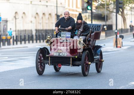 1904 Cadillac Car Teilnahme am Rennen von London nach Brighton, Oldtimer-Rennen durch Westminster, London, Großbritannien Stockfoto