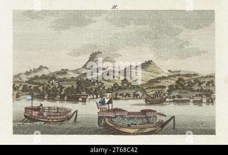 Der russische Botschafter Nikolay Rezanov wurde von Captain Adam Johann von Krusensterns Schiff Nadezhda, 1804, nach Nagasaki, Japan gebracht. Daimyo Nabeshima aus der Provinz Hizen, lieferte einen luxuriösen Gozabune mit Vorhängen, seinem eigenen Fähnrich und dem Standard des russischen Kaiseradlers. Handfarbene Kupferplattengravierung aus Bilderbuch fur Kinder (Bilderbuch für Kinder) von Carl Bertuch, Weimar, 1810. Stockfoto