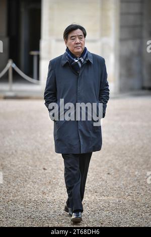 Paris, Frankreich. November 2023. Delegierte aus China kommen zu der humanitären Konferenz über die palästinensische Zivilbevölkerung in Gaza am 6. Pariser Friedensforum im Elysee-Palast in Paris, am 9. November 2023. Foto: Firas Abdullah/ABACAPRESS.COM Credit: Abaca Press/Alamy Live News Stockfoto