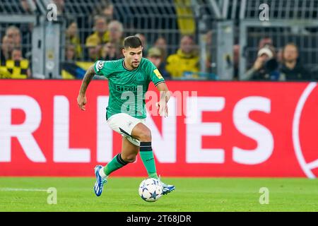 Dortmund, 7. November 2023: Bruno Guimaraes (39 Newcastle) kontrolliert den Ball während des UEFA Champions League Gruppe F Fußballspiels zwischen Borussia Dortmund und Newcastle United im Signal Iduna Park in Dortmund. (Daniela Porcelli/SPP) Credit: SPP Sport Press Photo. /Alamy Live News Stockfoto