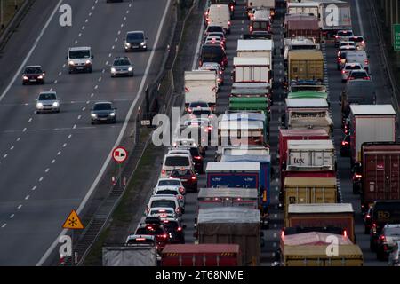 Stau auf Expressway S6 namens Obwodnica Trojmiasta (Tricity Beltway) zur Autostrada A1 in Danzig, Polen © Wojciech Strozyk / Alamy Stock Photo Stockfoto